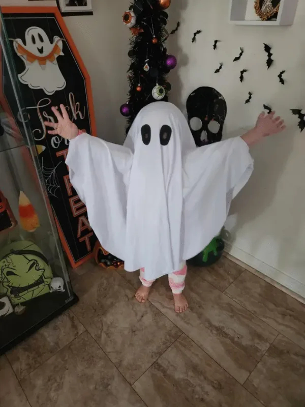 Friendly Ghost (Classic White Sheet) Kids Halloween Costumes