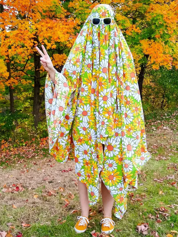 Groovy Ghost Halloween Costumes for Teenage Girls