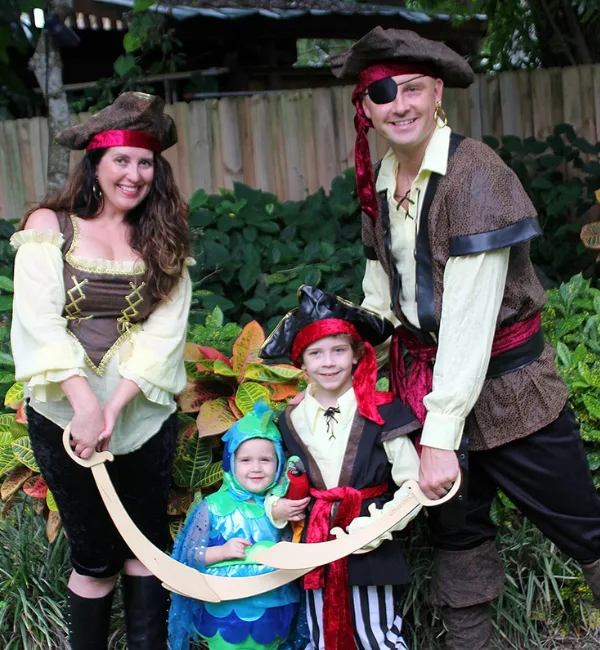 Piratical Crew Fun Family Halloween Costumes