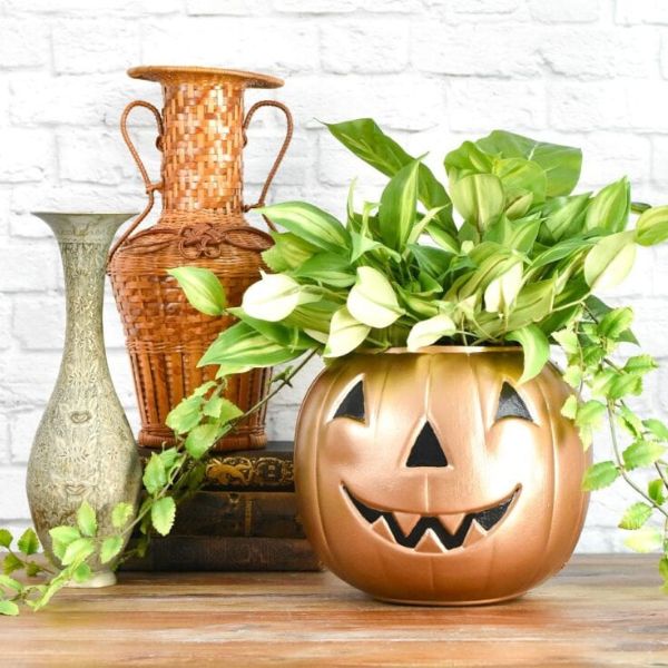 DIY Plastic Pumpkin Bucket