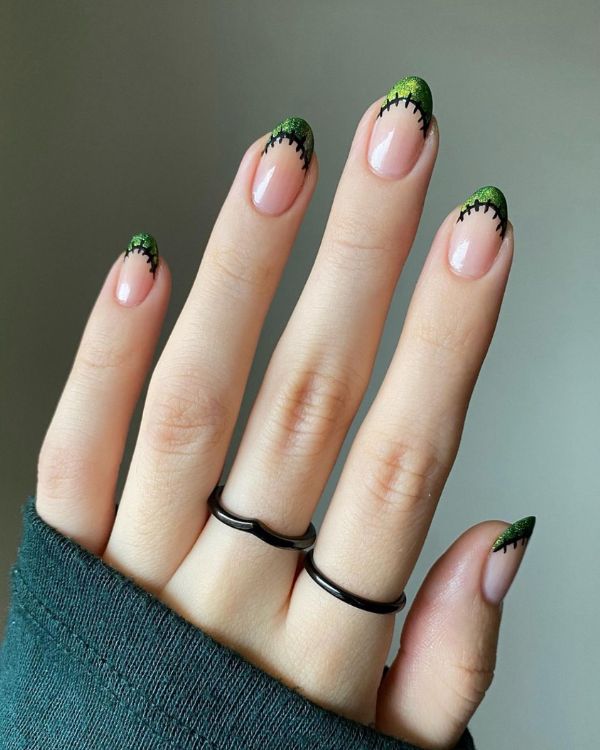 Halloween short Frankie Frenchie nails