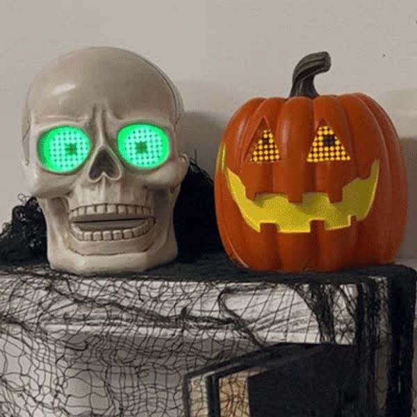 Skull Tabletop Decor Animated LED Eyes