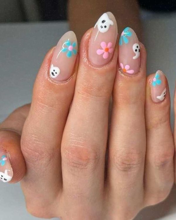 short Halloween ghosts and flowers nails