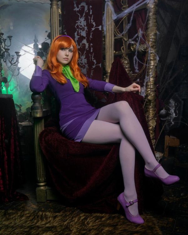 Daphne Halloween Costume for teenagers