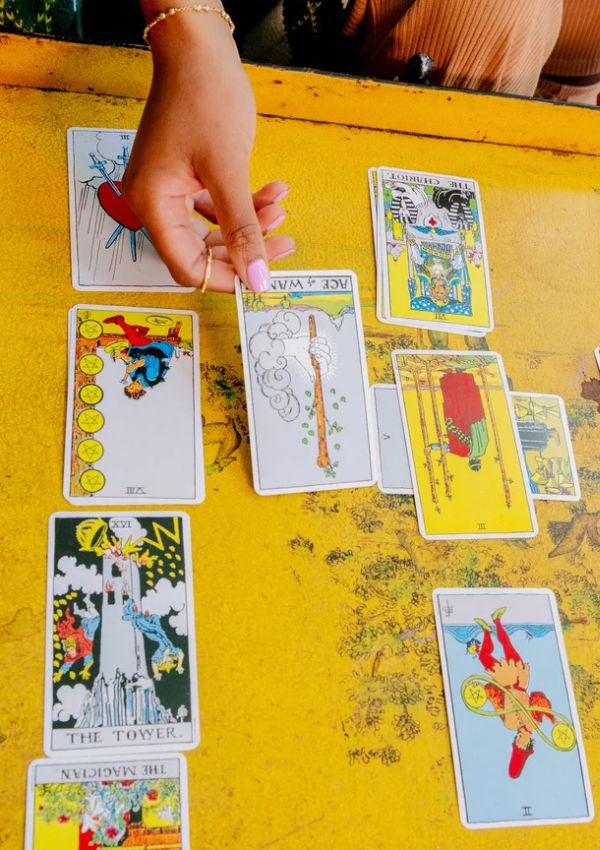 Galentine's Day Tarot Reading