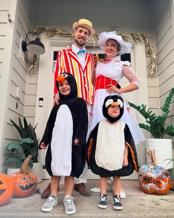 Mary Poppins Family Costume for Halloween