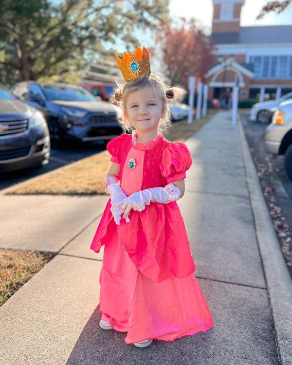 Princess Peach costume for kids
