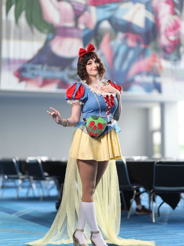 Snow White Disney Halloween costume for girls