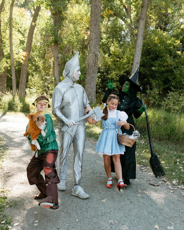Wizard of Oz Family Halloween Costumes