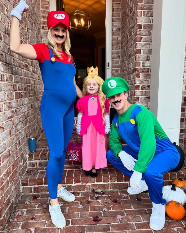 family of 3 costumes for Halloween